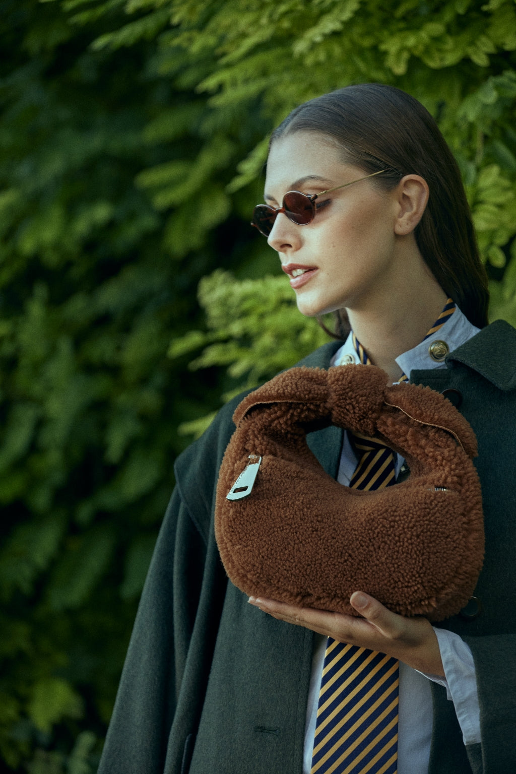 Bunny Teddy mini bag in shearling con tracolla in pelle staccabile