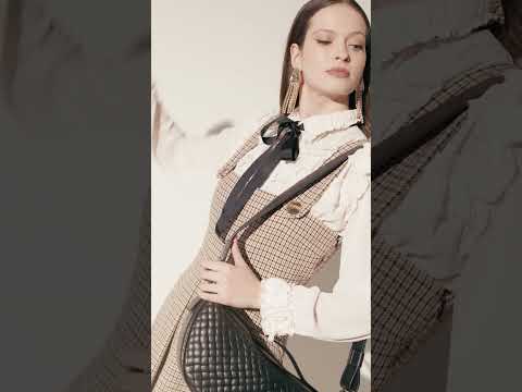 Micol Banana small Woven cross body in vitello stampato intreccio con tracolla regolabile